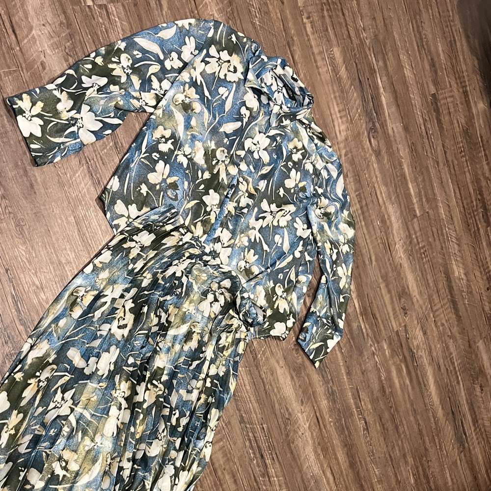 Zara Blue and White Floral Shirt